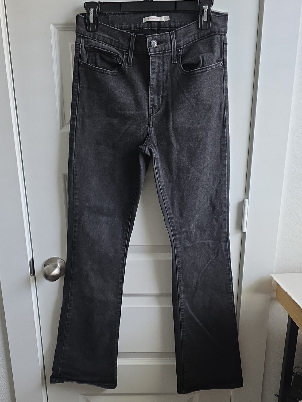 Levis Black Wash Slimming Boot Jeans Size 30 G037